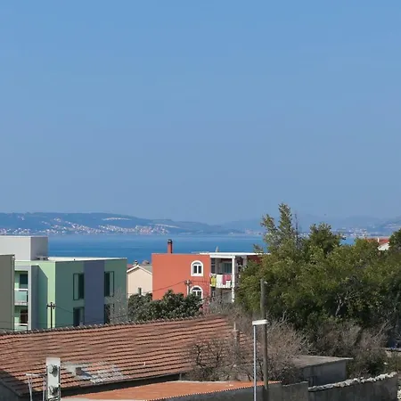 Charming Carmen Apartamento Kaštela