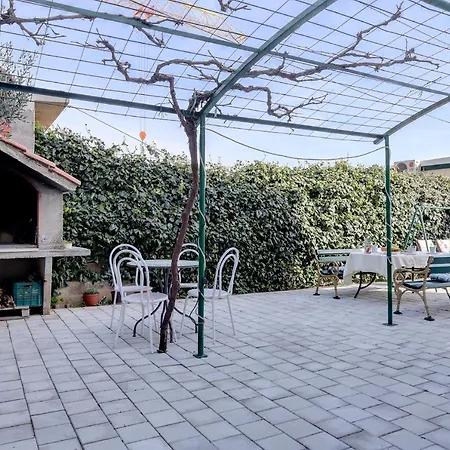 Charming Carmen * Kaštela