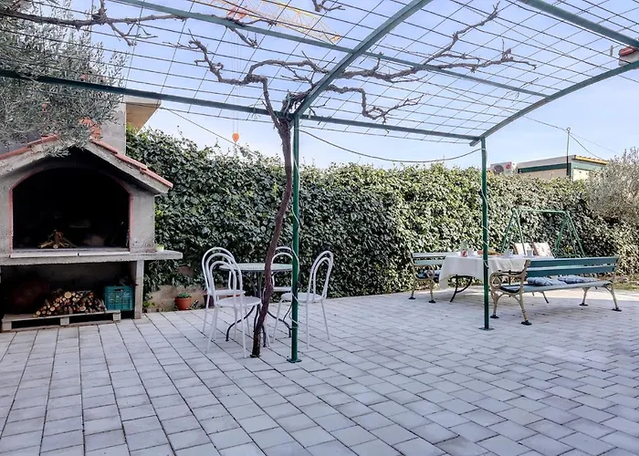 Charming Carmen * Kaštela