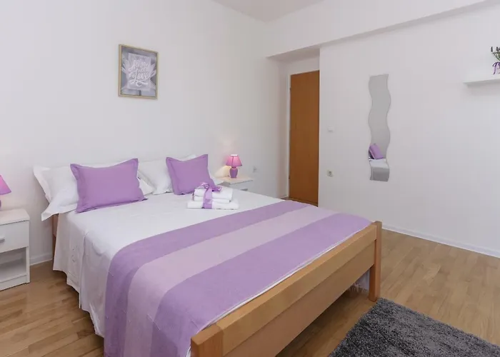 Charming Carmen Apartman *